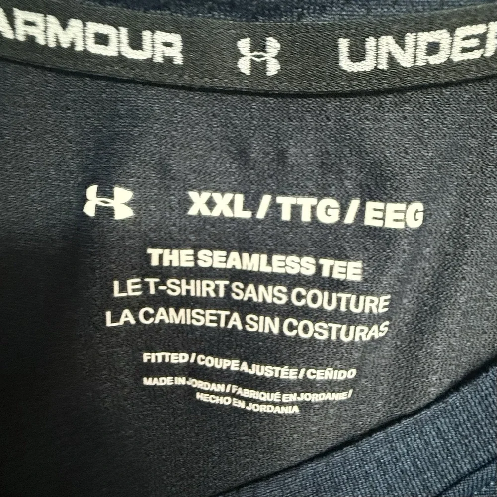 Under‎ Armour Seamless Tee XXL Blue HeatGear Shirt Mens Small Hole